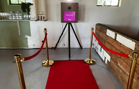 (Most chosen) Premium package - Home screen, props, red carpet & insurance